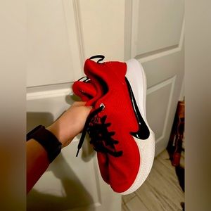 KOBE Nike kid/woman’s shoes only worn once